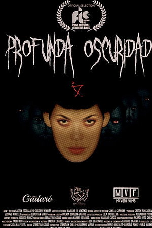 Profunda oscuridad poster