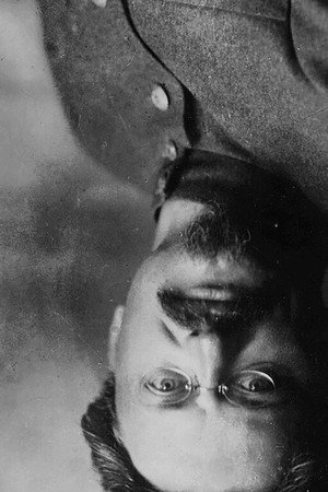 Relato e Intervenção de Trotsky na República dos Generais Tropicais por Ocasião da Crise Permanente poster