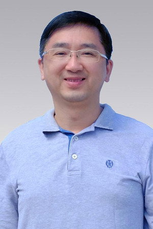 Portrait of 章红伟