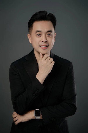 Portrait of Dương Khắc Linh