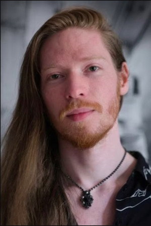 Portrait of Alex Sellen