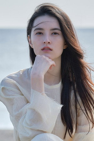 cast.name