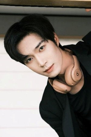 Portrait of 余弦