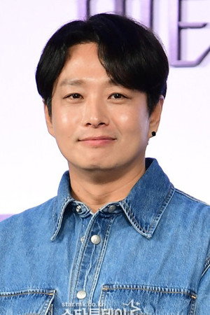 Portrait of Bae Hyun-jin
