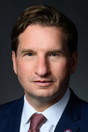 Portrait of Dean Phillips