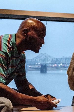 Nehir Kırmızı Akar