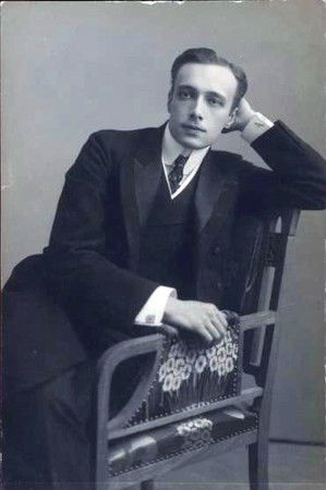 Владимир Максимов