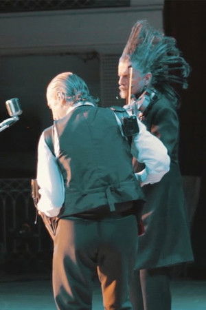 Por Entre As Frestas