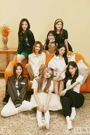 fromis_9's Autumn Night