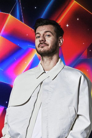 Da vicino nessuno è normale