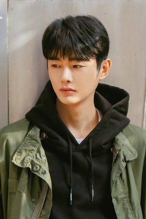 겨울 지나 벚꽃