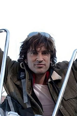 Tommy Lee Goes to College