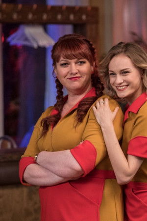 Две девицы на мели