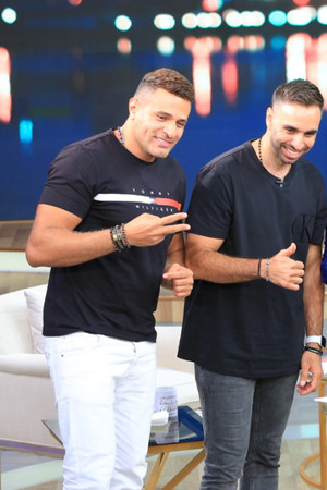 معكم منى الشاذلي