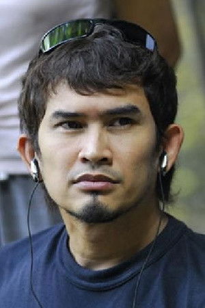 พชร์ อานนท์