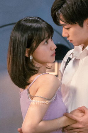 我们在黑夜中相拥