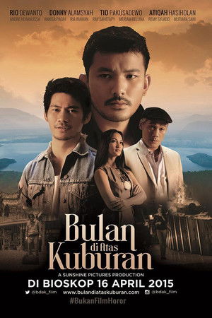 Bulan di Atas Kuburan