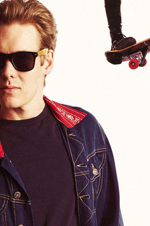 INXS : Never Tear Us Apart