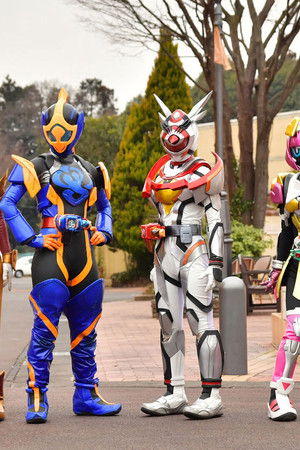 仮面ライダージャンヌ&仮面ライダーアギレラ withガールズリミックス