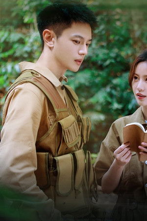 束手就擒吧！韩队长！