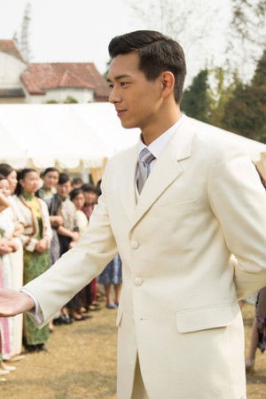 翩翩冷少俏佳人