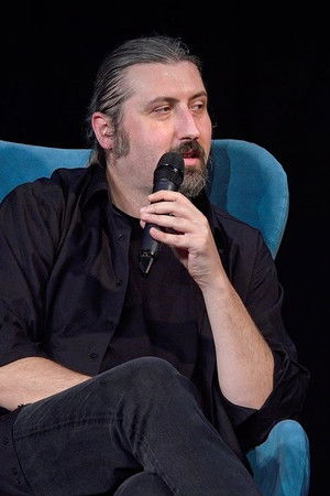 Yalnızım Mesut Bey