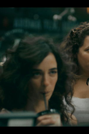 ילדות סכסכניות