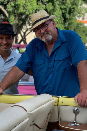 Au volant d'une belle cubaine