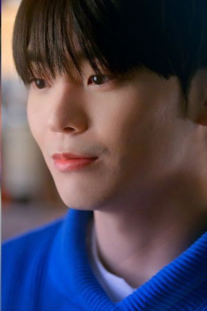 체크 남방을 입은 사내