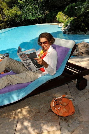 Dünyanın En Zengin Kadını Nasıl Dolandırıldı?