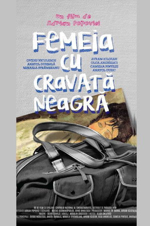 Femeia cu cravată neagră