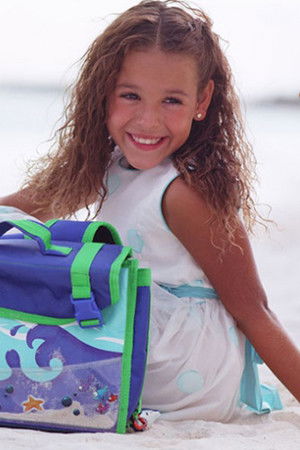 Amy, la niña de la mochila azul