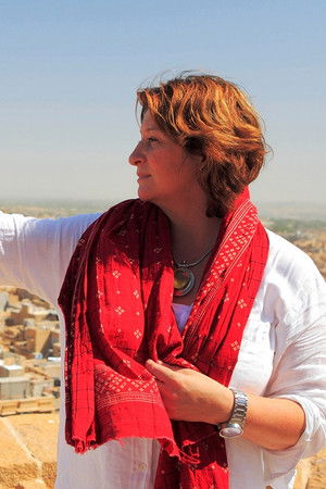 Caroline Quentin: A Passage Through India