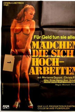 Mädchen, die sich hocharbeiten