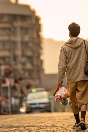 拿一座城市下酒