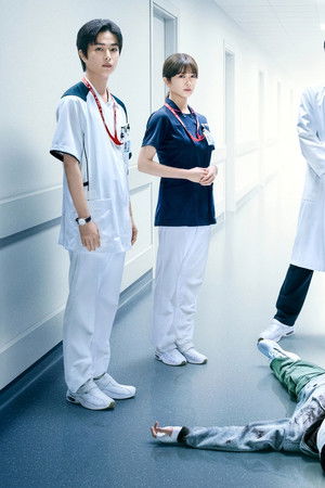 顔のない患者-救うか、裁くか-