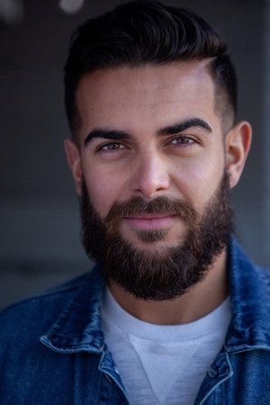 Tony León