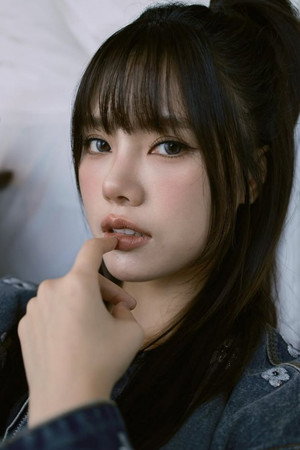 Praewa Suthamphong