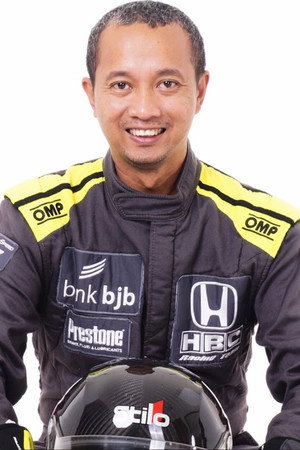 Fitra Eri