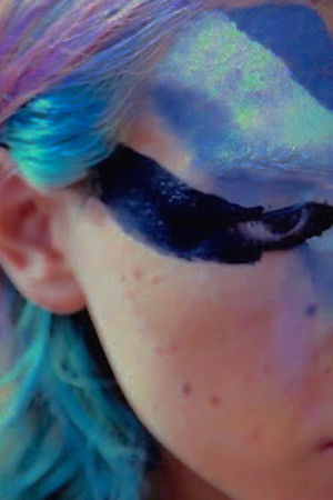 Elri Paints Himself as a Tornado Elri Paints Himself as a Tornado