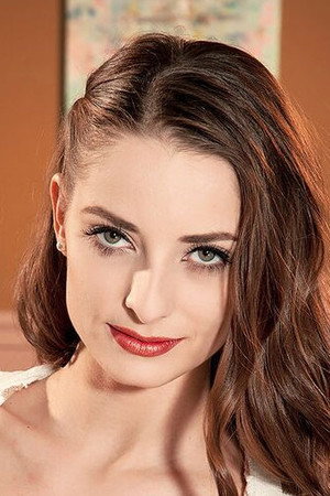 Estelle Taylor