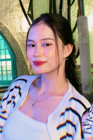 Tri Aprilianti