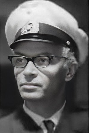 Л. Апинис