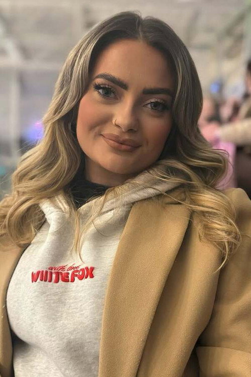 Chlo James