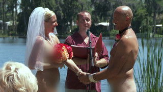 Something Borrowed, Something Nude