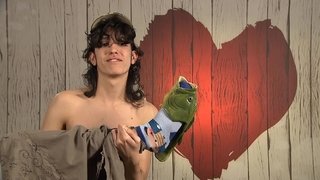 2122 - Cockroach or Nice Guy?