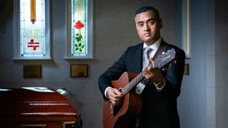 Connections between people cannot be severed whereas those of a canoe-rope can