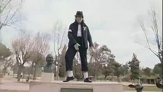 Presentado por Michael Jackson