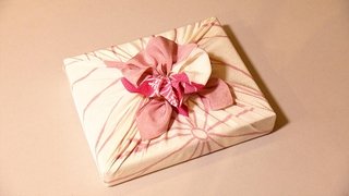 Furoshiki: Wrapping Cloths
