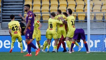 Round 2: Wellington Phoenix v Perth Glory